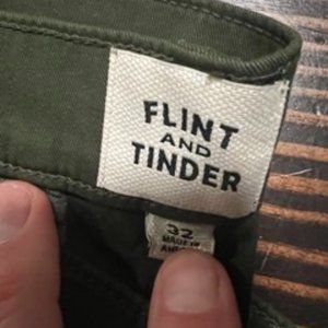 Flint and Tinder Green Pants Size 32
